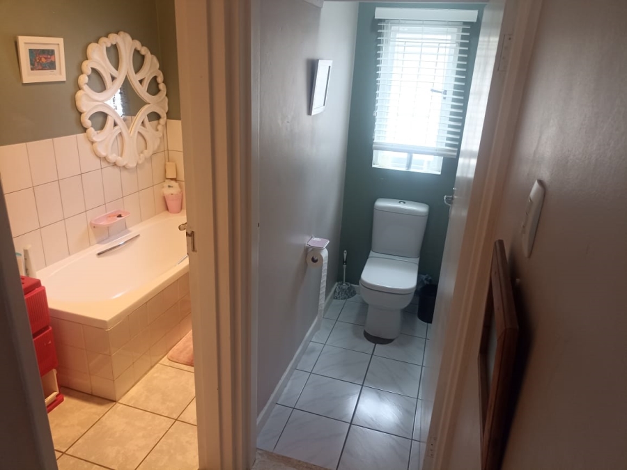 4 Bedroom Property for Sale in Heiderand Western Cape